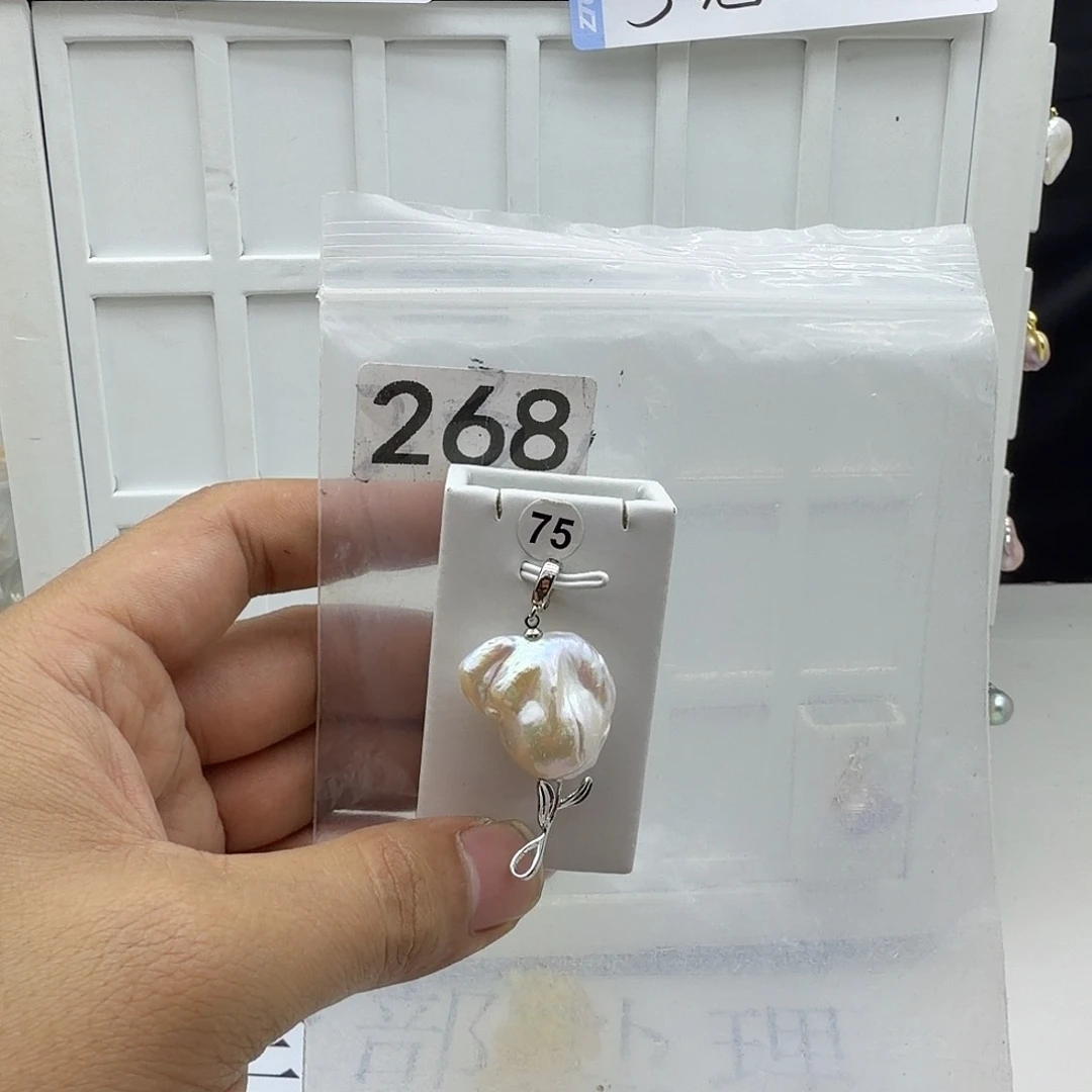 淡水珍珠颈饰合金
