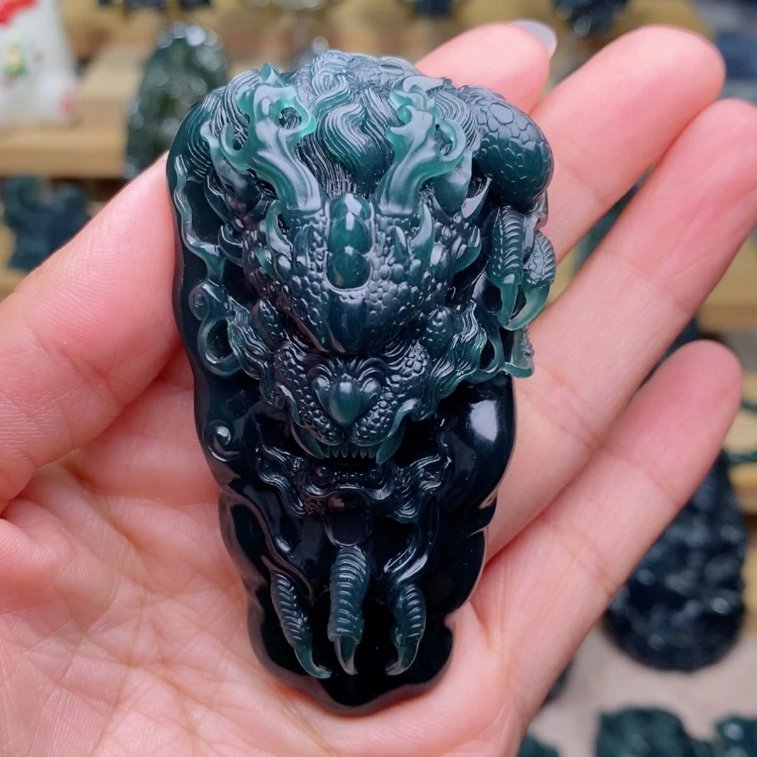 翡翠颈饰未镶嵌武****档龙牌