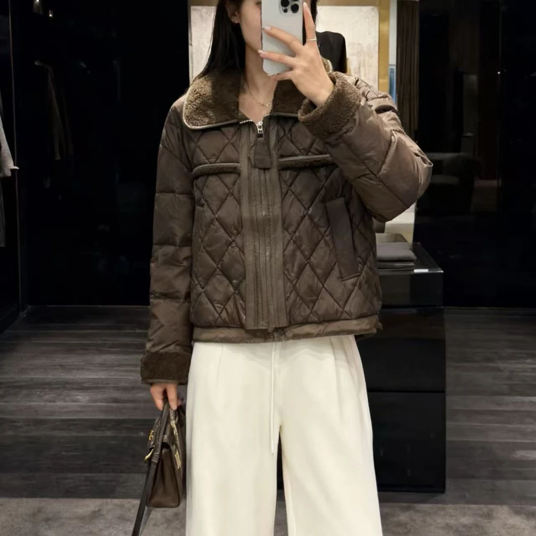 YJ M胸124长62菱格毛毛皮质拼接设计绒面翻领羽绒服外套 4259