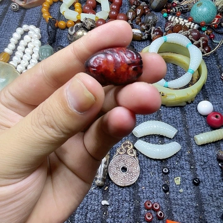 玛瑙/玉髓颈饰合金