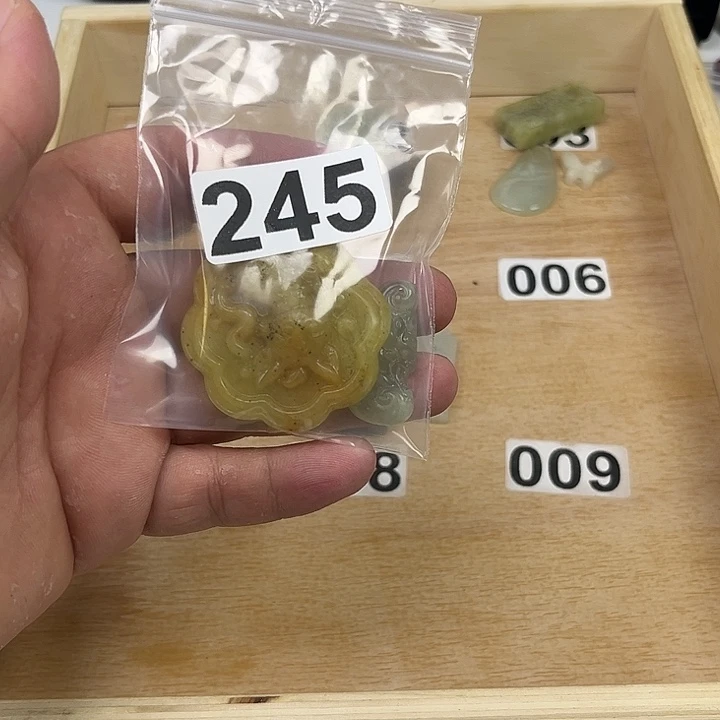 蛇纹石玉合金颈饰