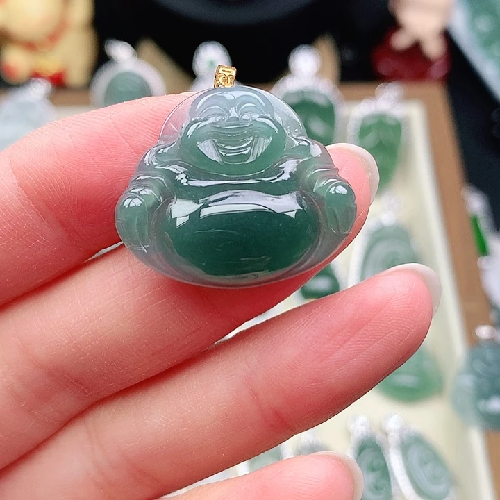 颈饰18K金镶嵌翡翠吊坠