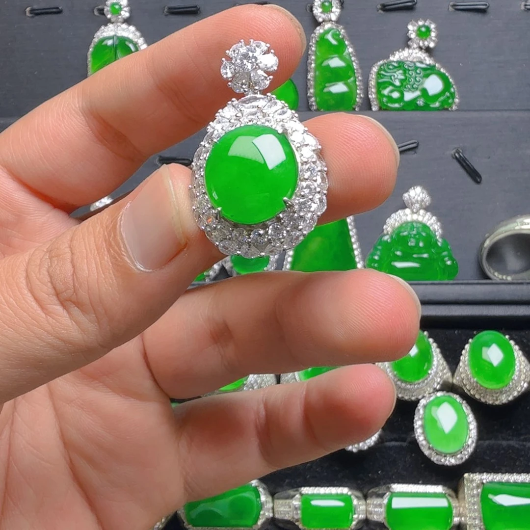 颈饰银S925镶嵌翡翠吊坠