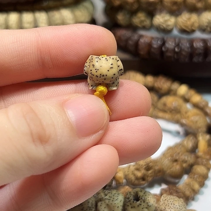 小***﹌星月菩提吊坠星月菩提雕刻配饰