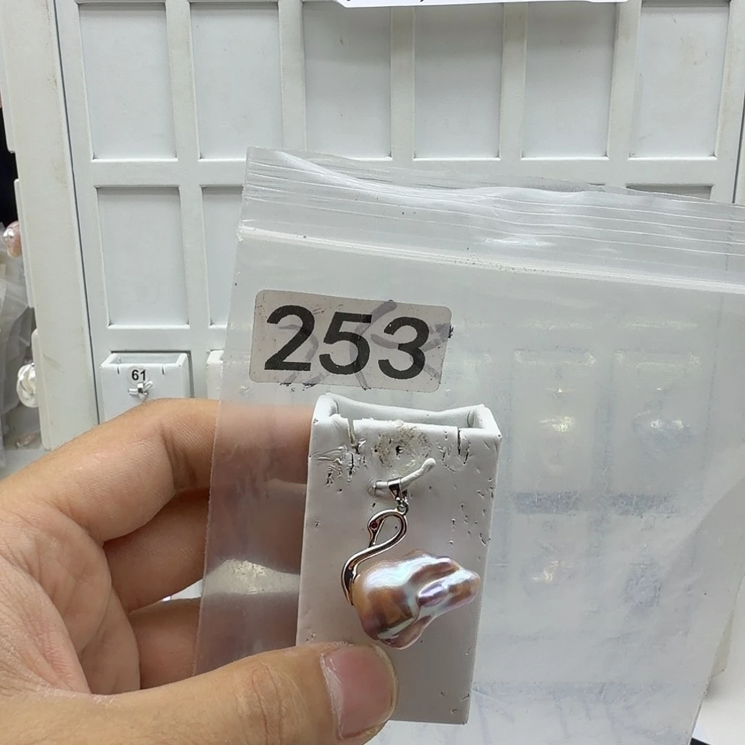 淡水珍珠颈饰合金