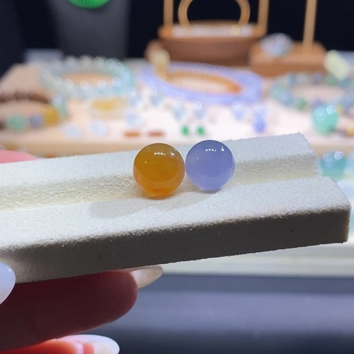 翡翠未镶嵌吊坠(不含链)翡翠浓彩色圆