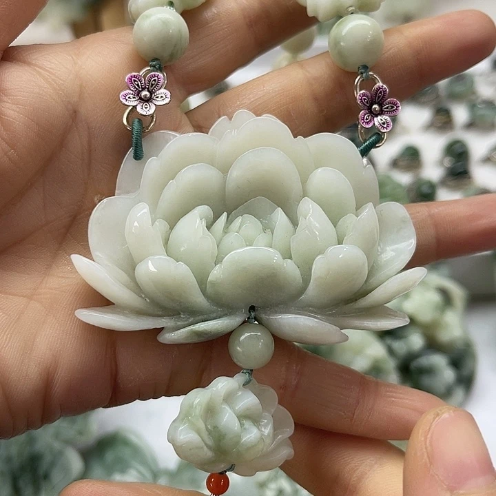 蛇纹石玉未镶嵌颈饰