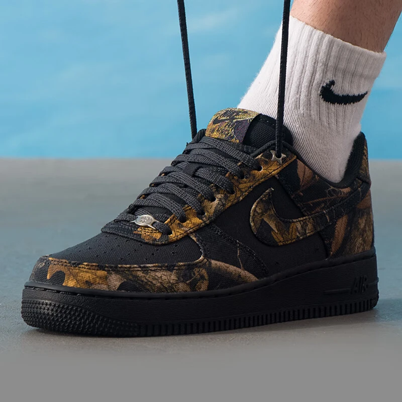 耐克（NIKE）男鞋AF1空军一号运动鞋百搭休闲鞋板鞋黑金IH1221-001