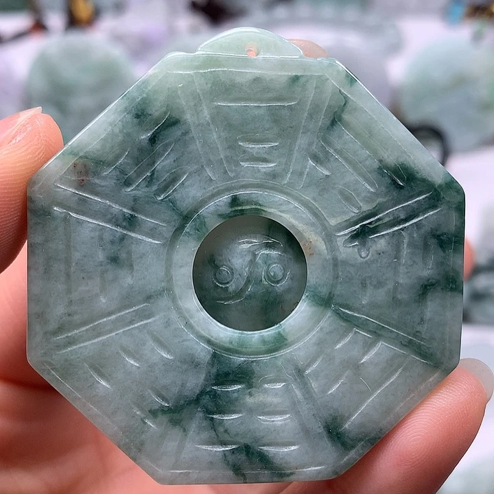 翡翠未镶嵌颈饰时来运转八卦两面工艺