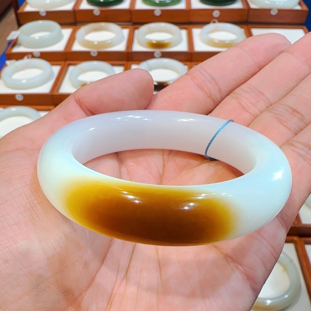 和田玉未镶嵌手镯且末传承级老红糖54 55 56