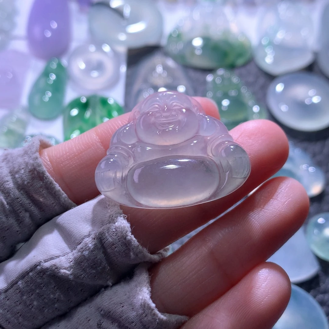 翡翠未镶嵌颈饰佛