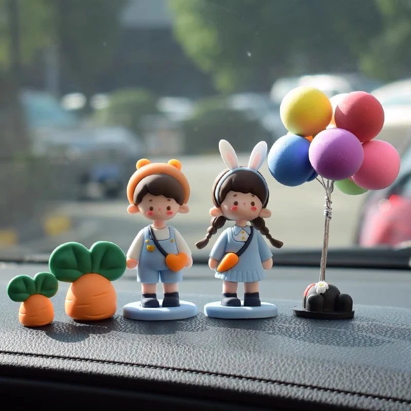 塑料网红车内摆件车载情侣可爱高级感车上装饰品中控台车饰汽车内