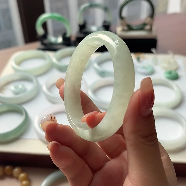 翡翠未镶嵌手镯（序号2）点菜看细节