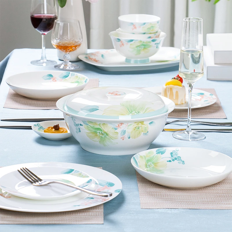 碗碟套装家用2025新款骨瓷餐具套装碗盘轻奢高级感送礼碗筷组合碗