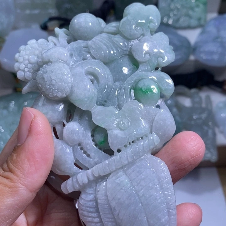 【闪购商品】颈饰未镶嵌翡翠花兰