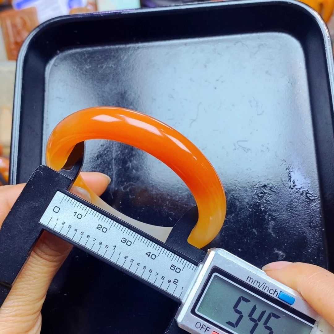 石英质玉（黄龙玉）未镶嵌颈饰