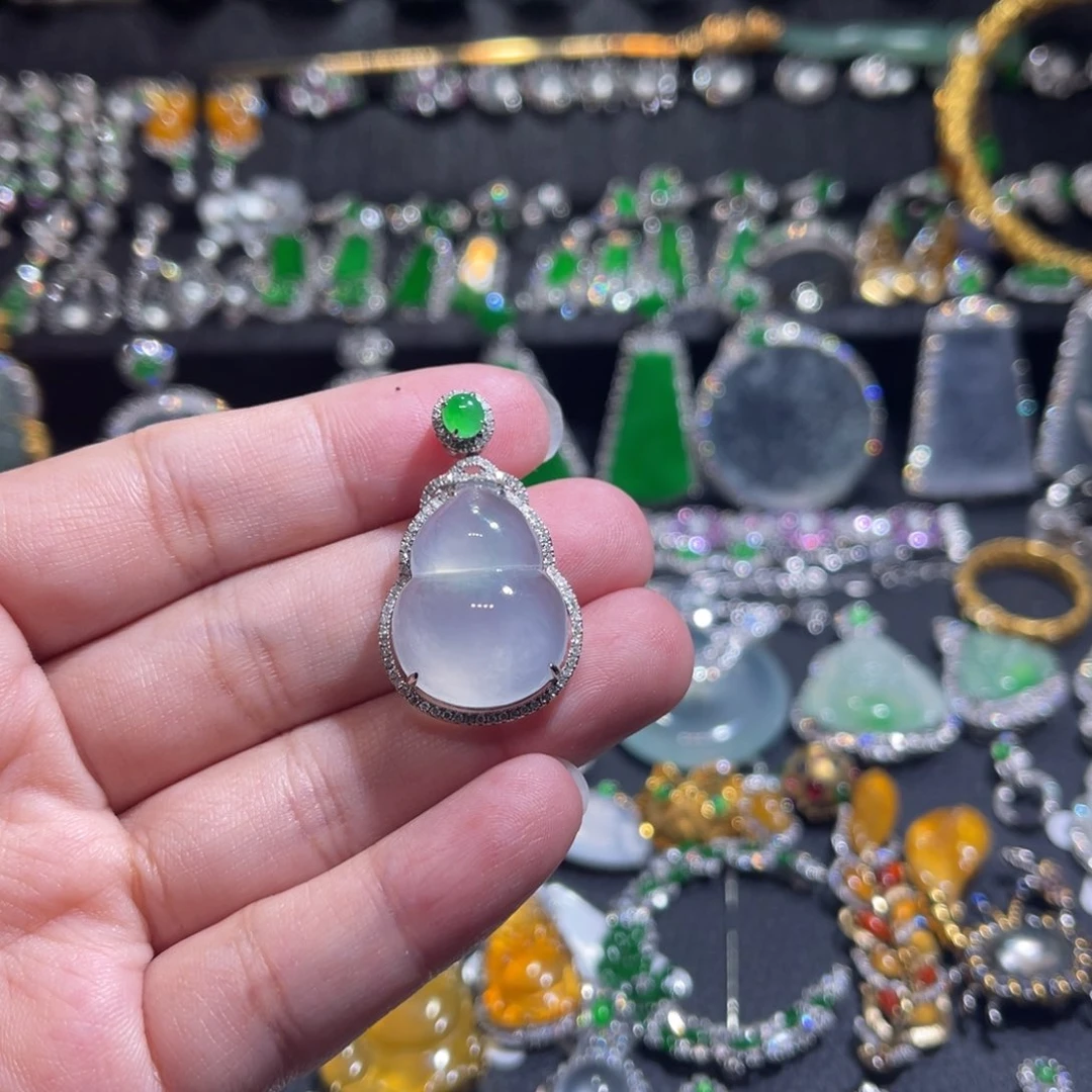 翡翠吊坠(不含链)18K金镶嵌