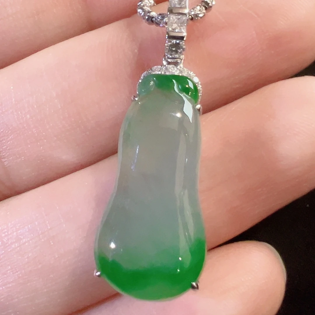 翡翠18K金镶嵌吊坠(不含链)冰飘绿福瓜