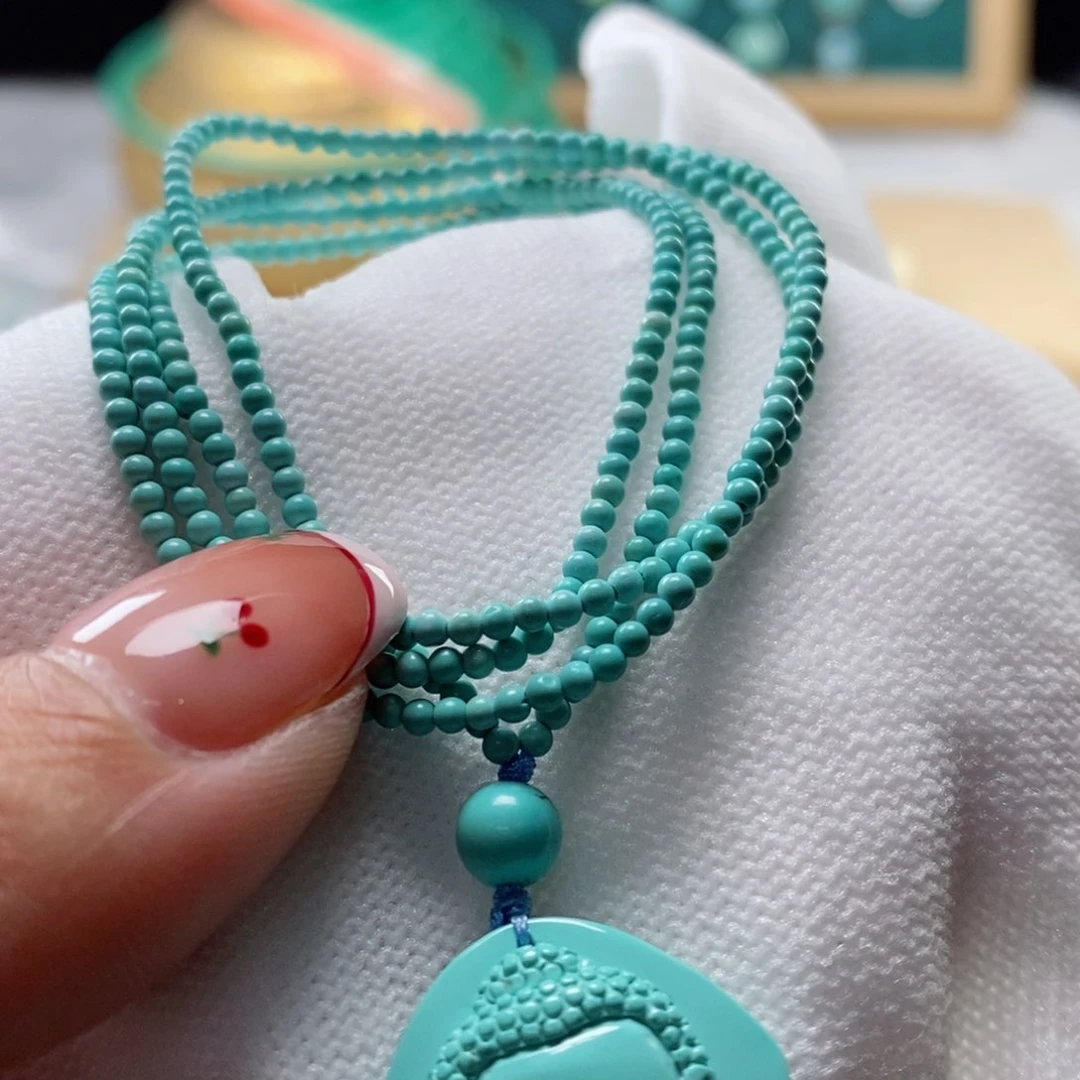 绿松石颈饰未镶嵌