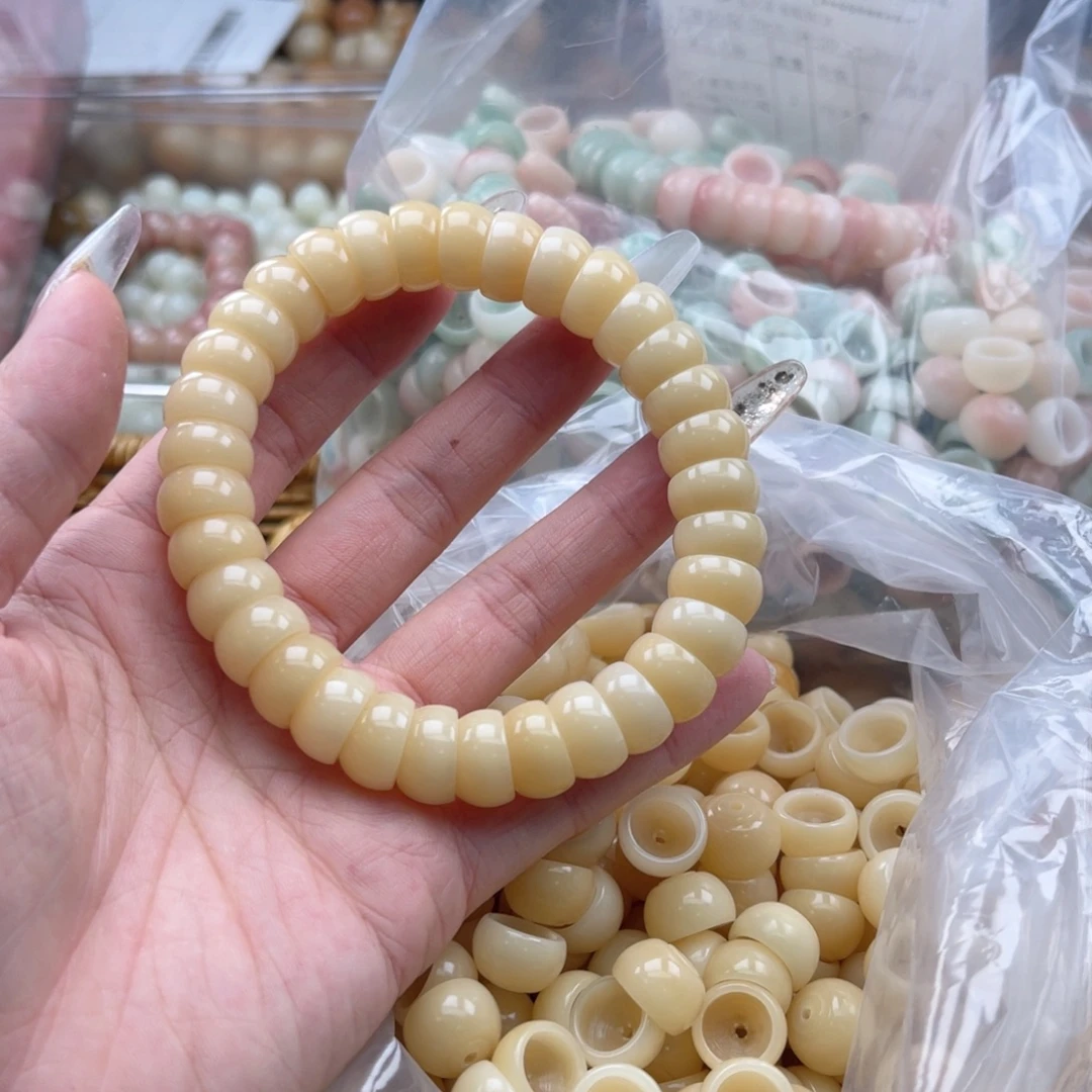 白玉菩提吊坠q13mm/30+3颗奶黄碗肠