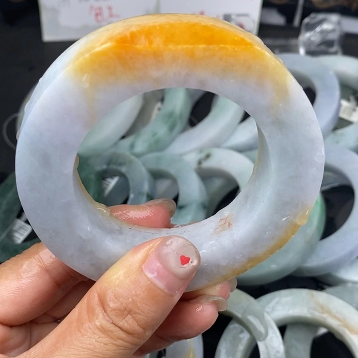 定制翡翠未镶嵌翡翠手镯