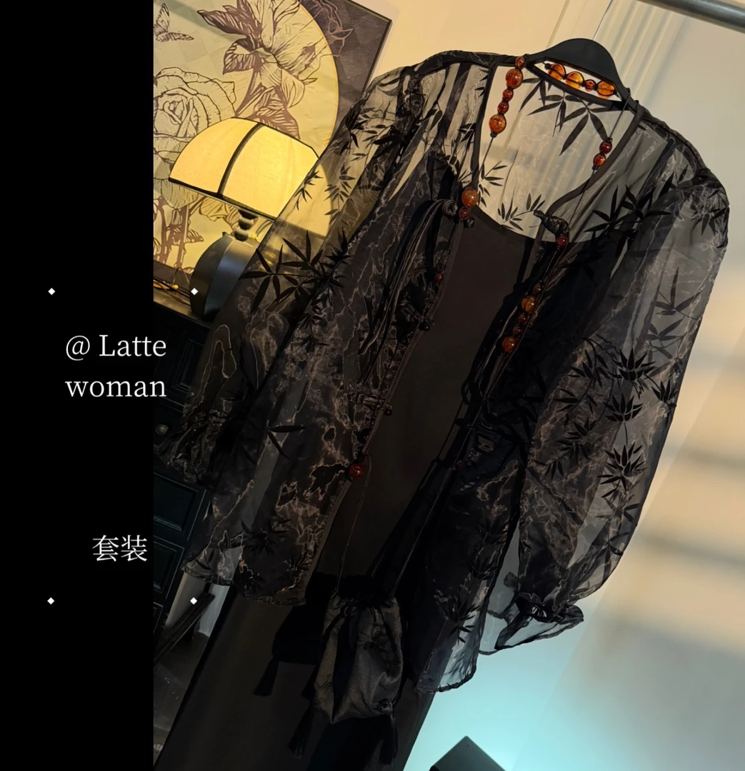 8921# 春夏气质性感风玻璃防晒衫+黑色吊带裙纯欲两件套