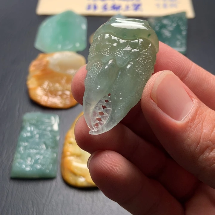 定制翡翠未镶嵌翡翠