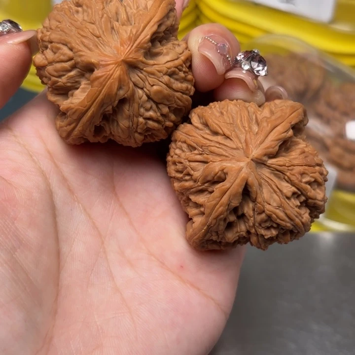 一****文玩核桃吊坠47-35404-02