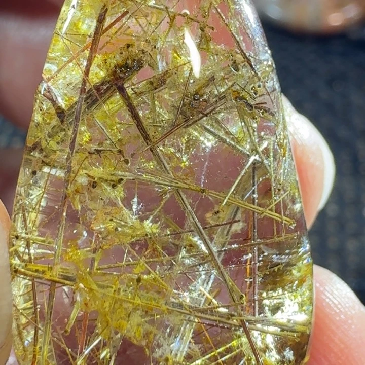 未镶嵌颈饰水晶杀***空