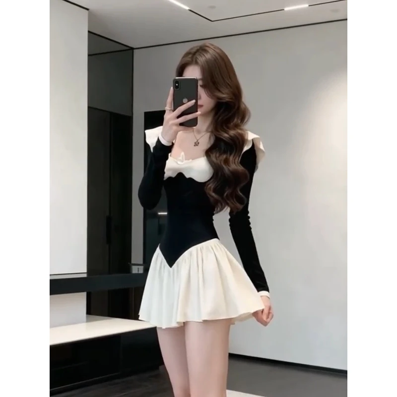 U领飞飞袖设计纯欲连衣裙女秋冬新款法式撞色收腰显瘦气质短裙子