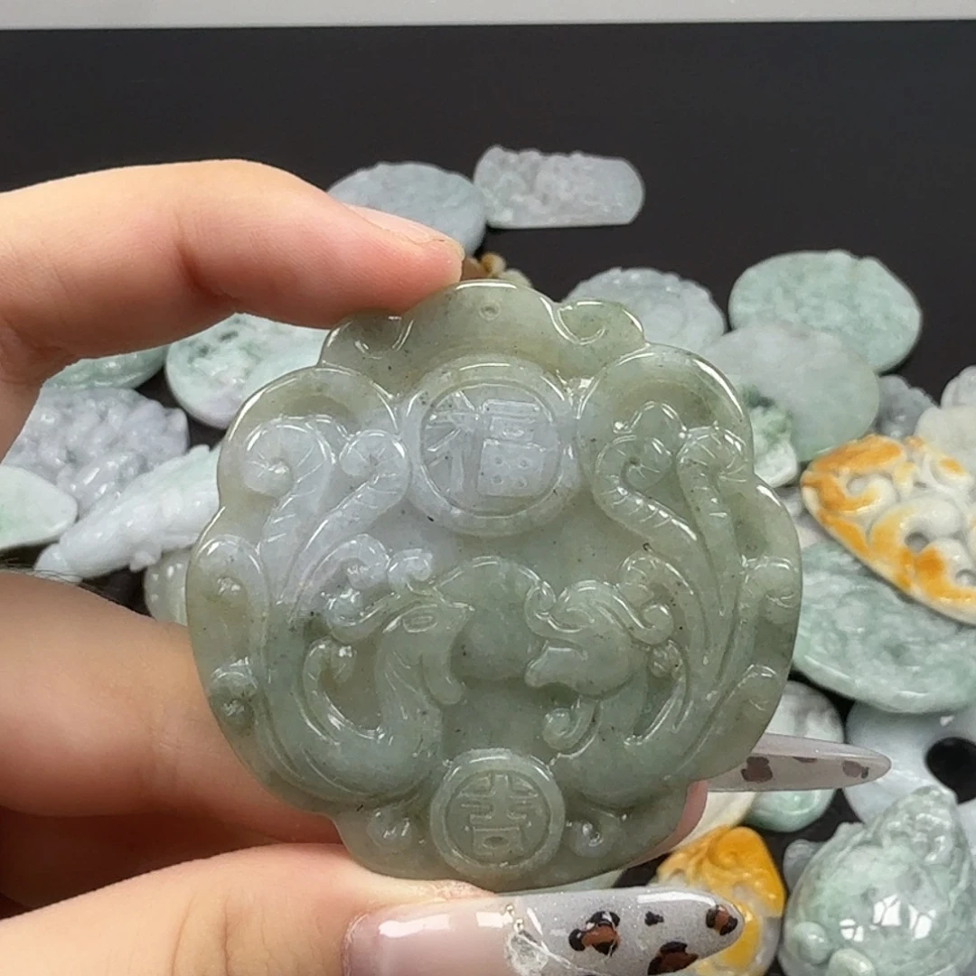 翡翠未镶嵌颈饰翡翠