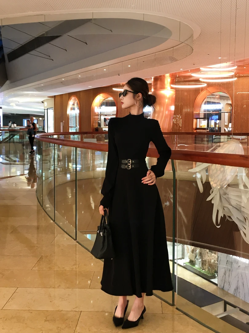 秋装新款黑色假两件裙子女赫本风气质长袖拼接显瘦收腰连衣裙