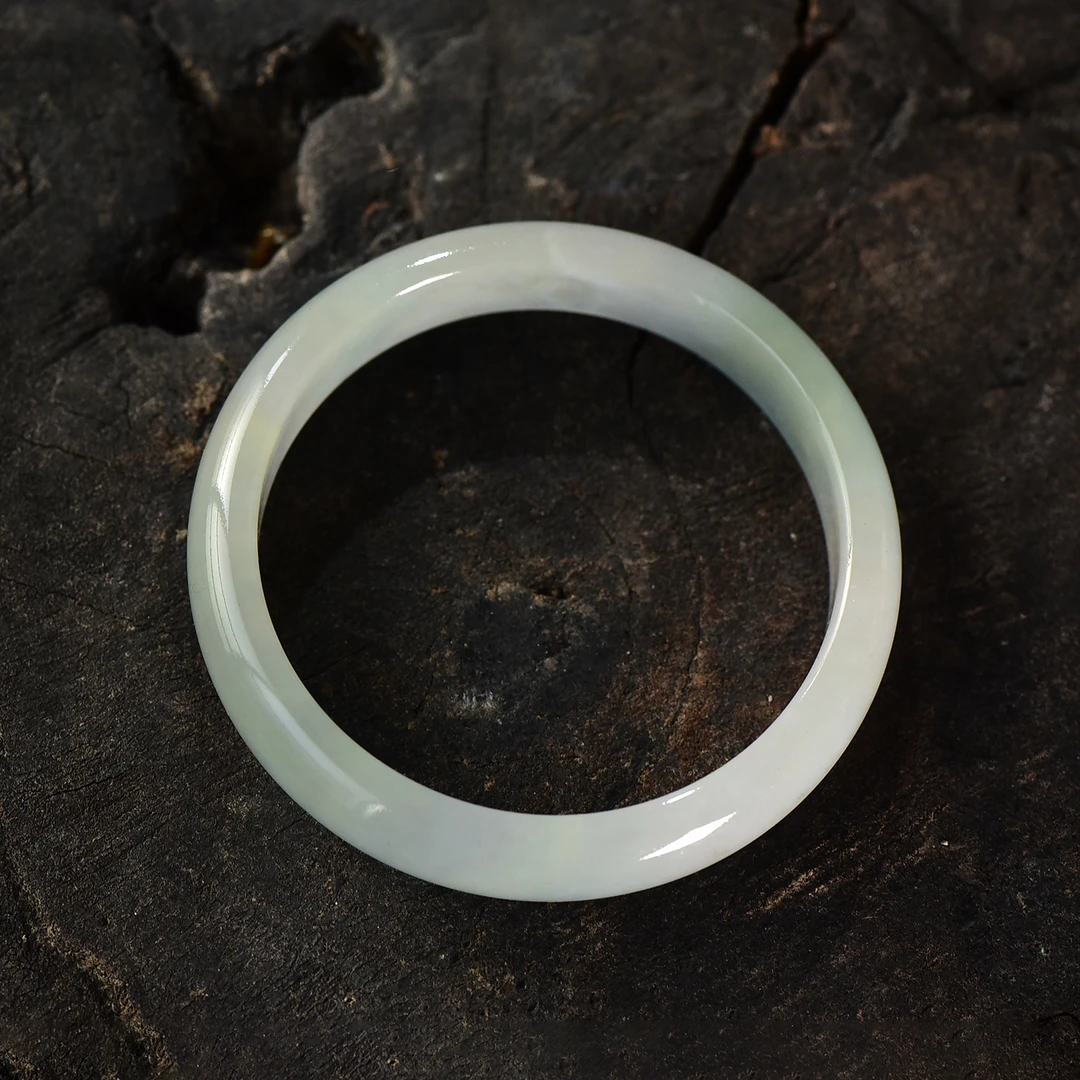 时尚大女王冰透女款精美美人镯多样性发其一