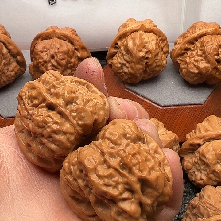 东***枝把件文玩核桃蛤蟆