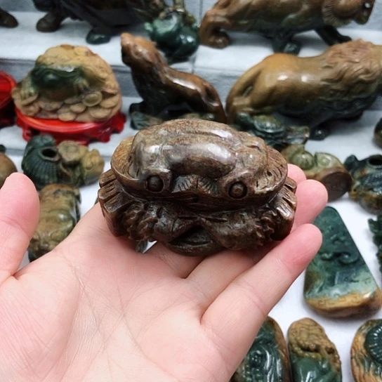 岫岩河磨玉（透闪石质玉）把件未镶嵌
