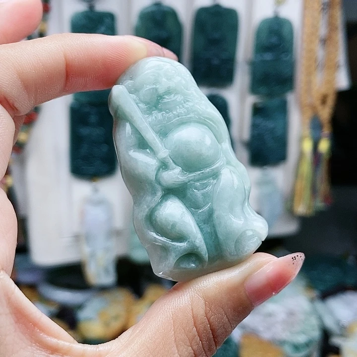 颈饰足铂镶嵌翡翠翡翠