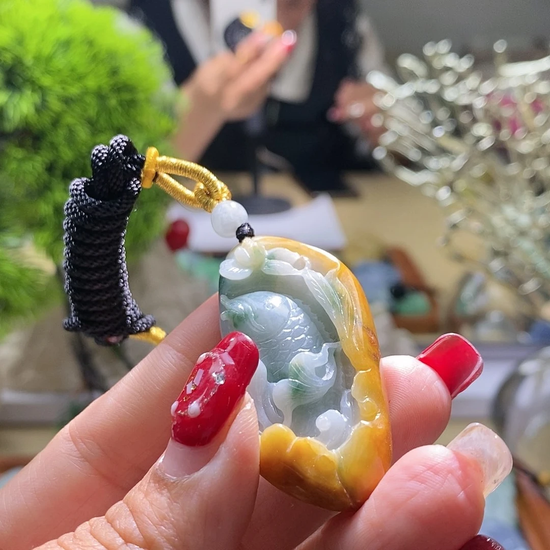 【闪购商品】翡翠颈饰未镶嵌鱼