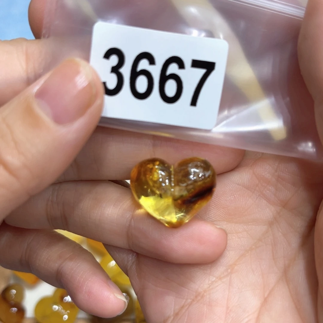 琥珀未镶嵌珠宝奇石
