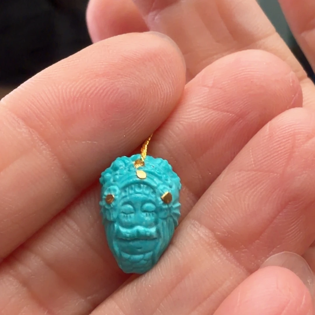 绿松石未镶嵌颈饰