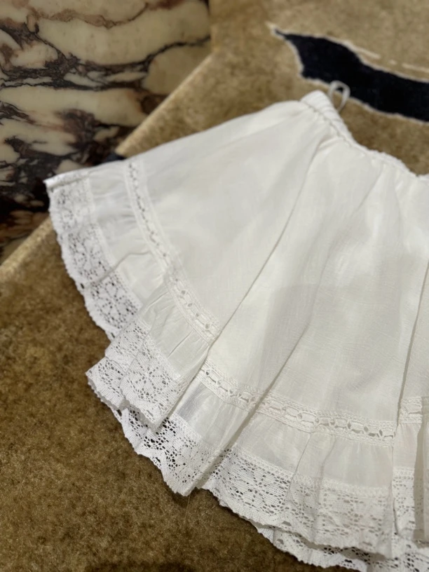 uki studio｜无尽夏 不规则下摆蕾丝短裙