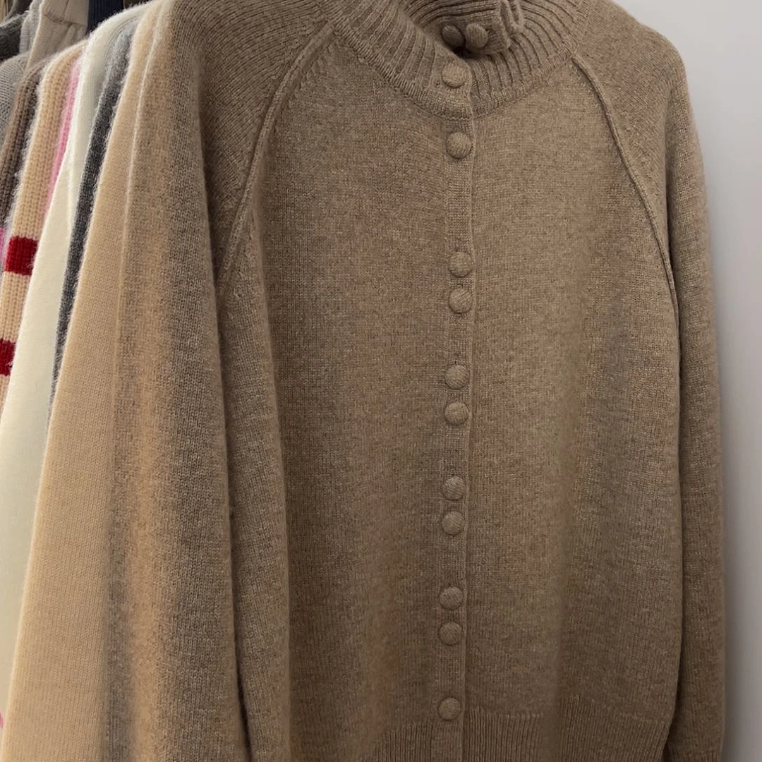 包扣 高领 羊绒 开衫