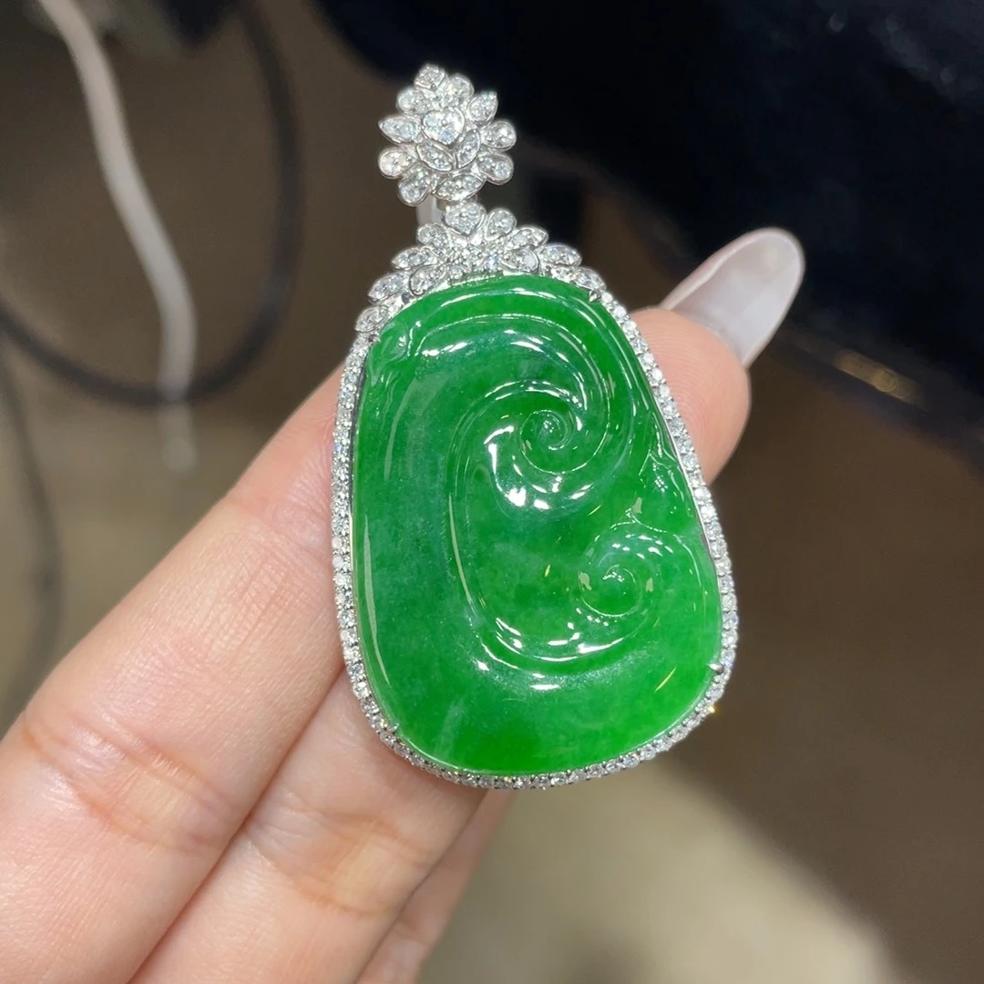 翡翠颈饰18K金镶嵌天然缅甸翡翠a货