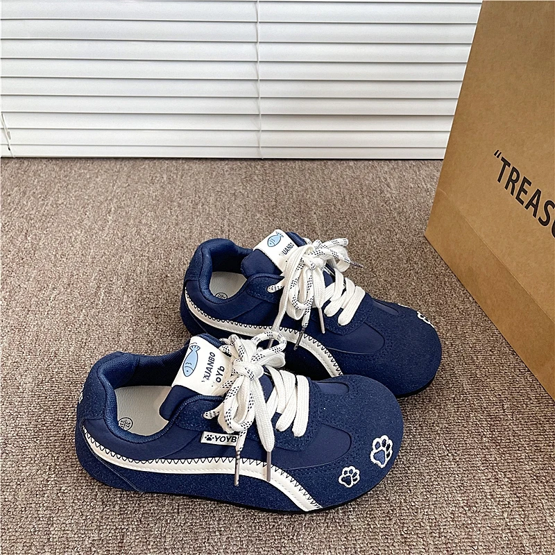 小众德训女鞋秋季巨好看鞋子配裙子平底板鞋学生显脚小运动休闲鞋