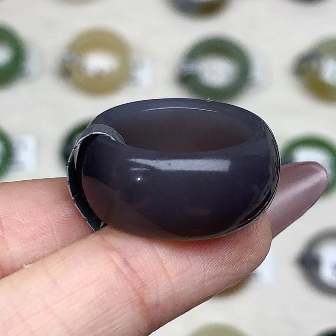 未镶嵌戒指和田玉