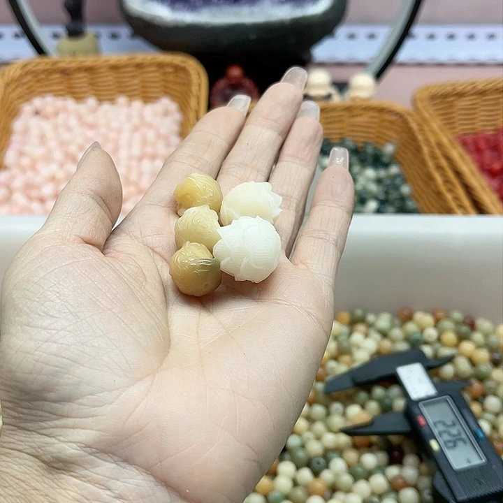 白玉菩提吊坠微瑕雕刻两颗卡灯牌宠3颗