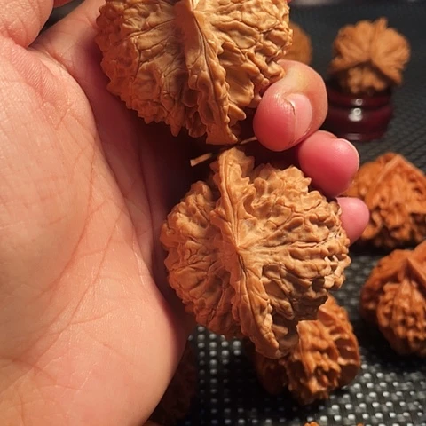吊坠文玩核桃51mm麒麟纹官帽