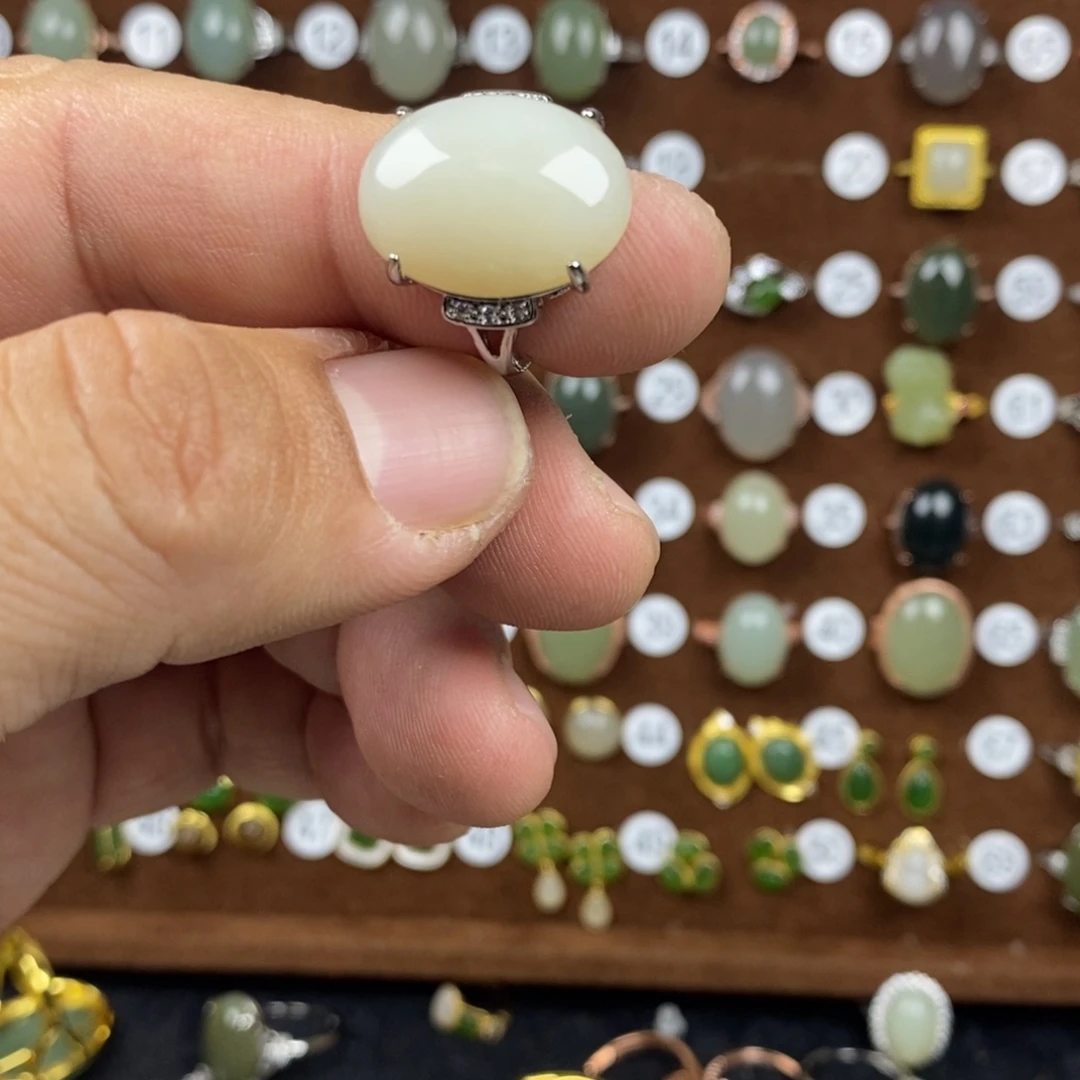 和田玉（青白玉）戒指合金