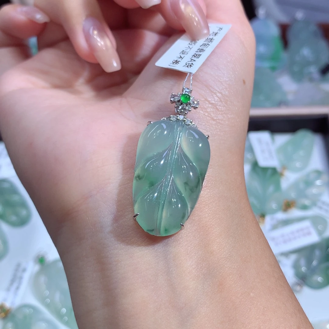 吊坠(不含链)18K金镶嵌翡翠