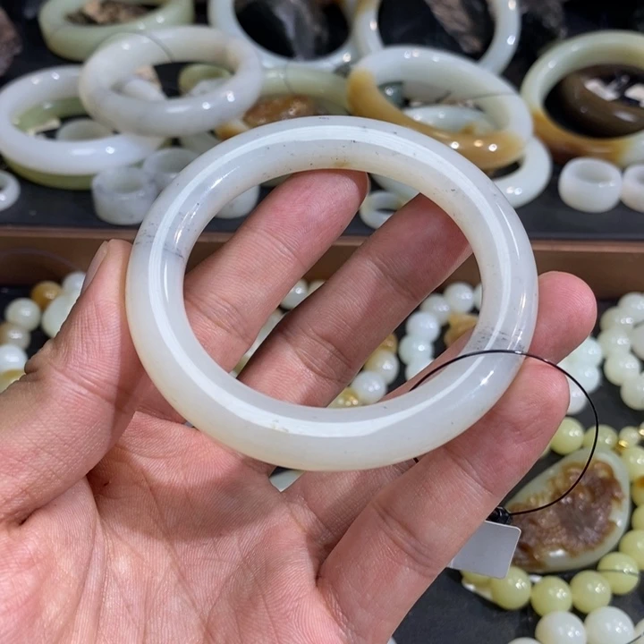 未镶嵌手镯和田玉新疆和田黑山矿白玉点墨青花手镯