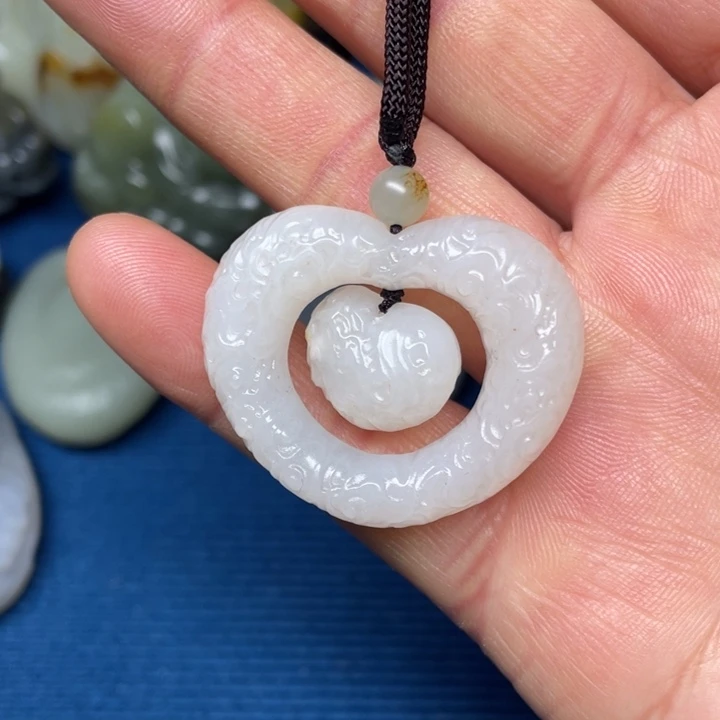 颈饰未镶嵌和田玉